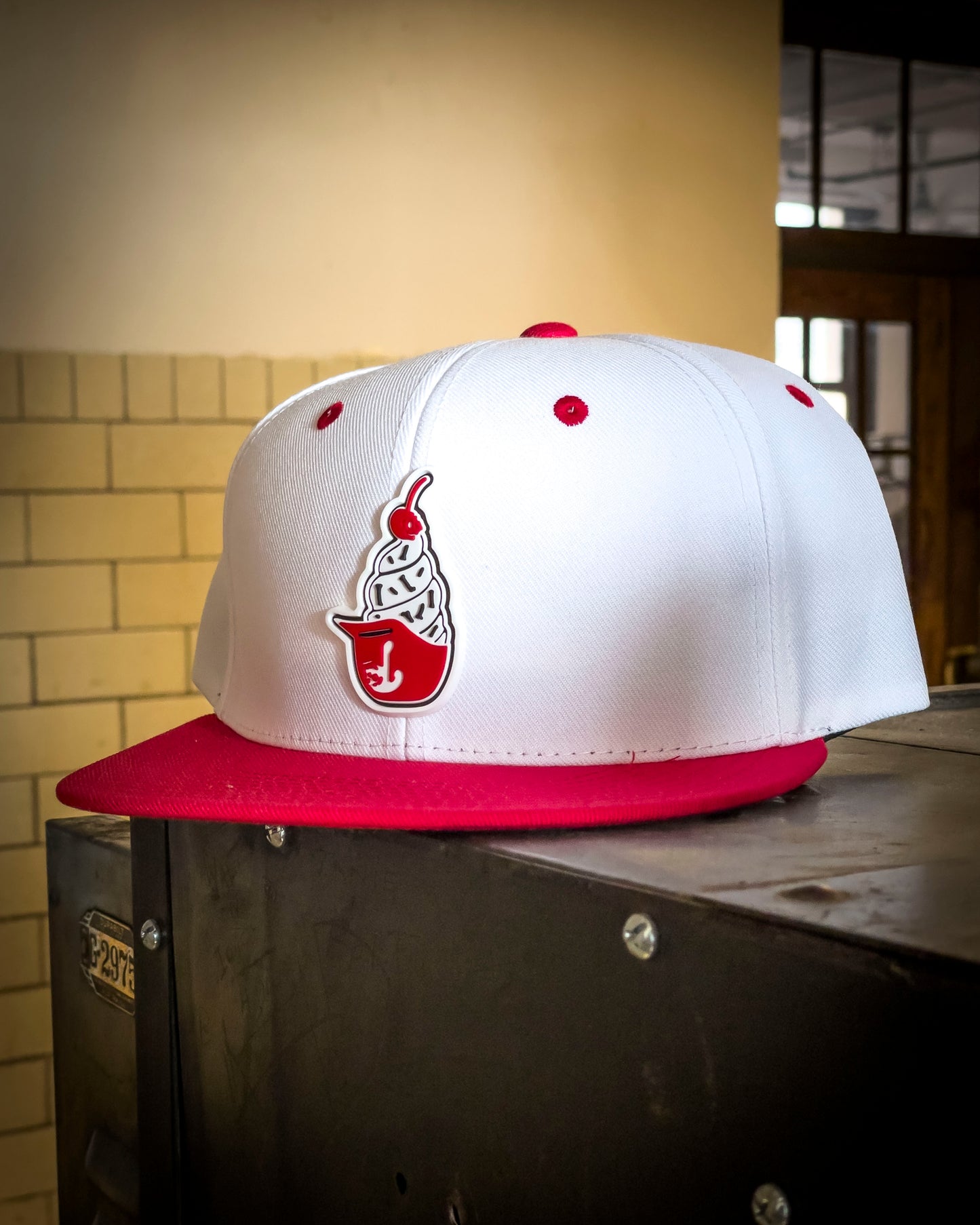 PHILADELPHIA PHILLIES PVC ICE CREAM HELMET PATCH SKULLY HAT
