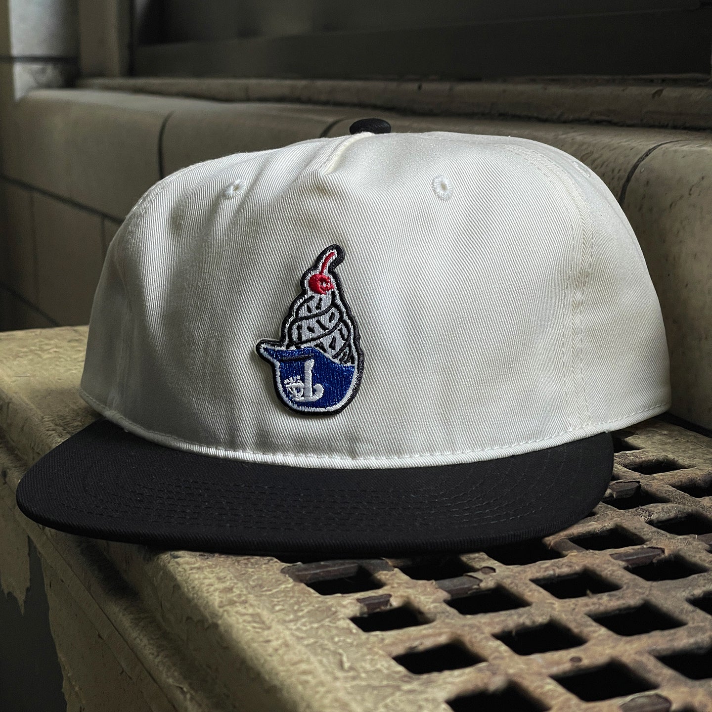 PHILADELPHIA PHILLIES ICE CREAM SKULL HAT - TWO TONED 5 PANEL SNAPBACK